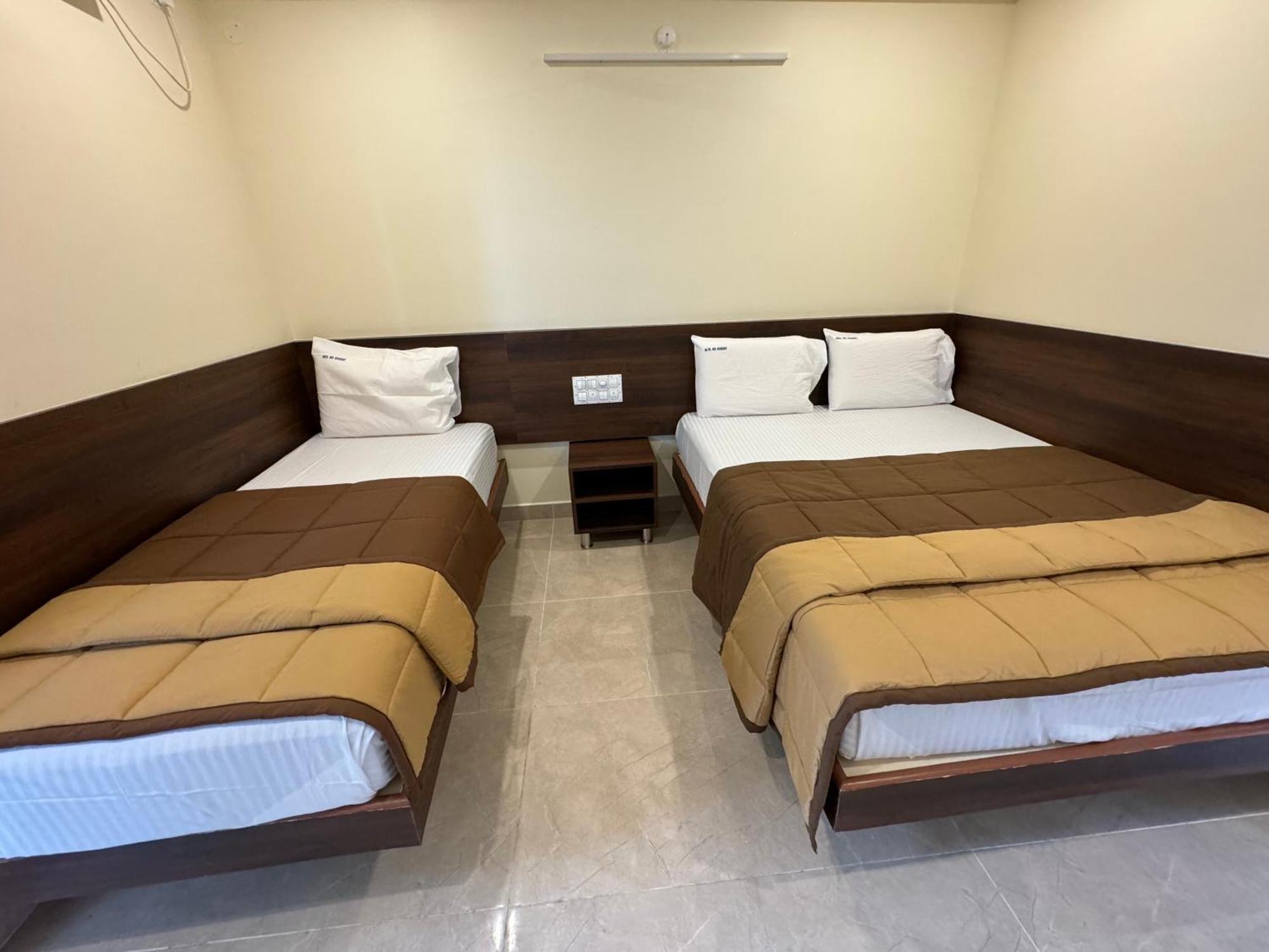 Hotel Dkr Grand Τιρουπάτι Εξωτερικό φωτογραφία
